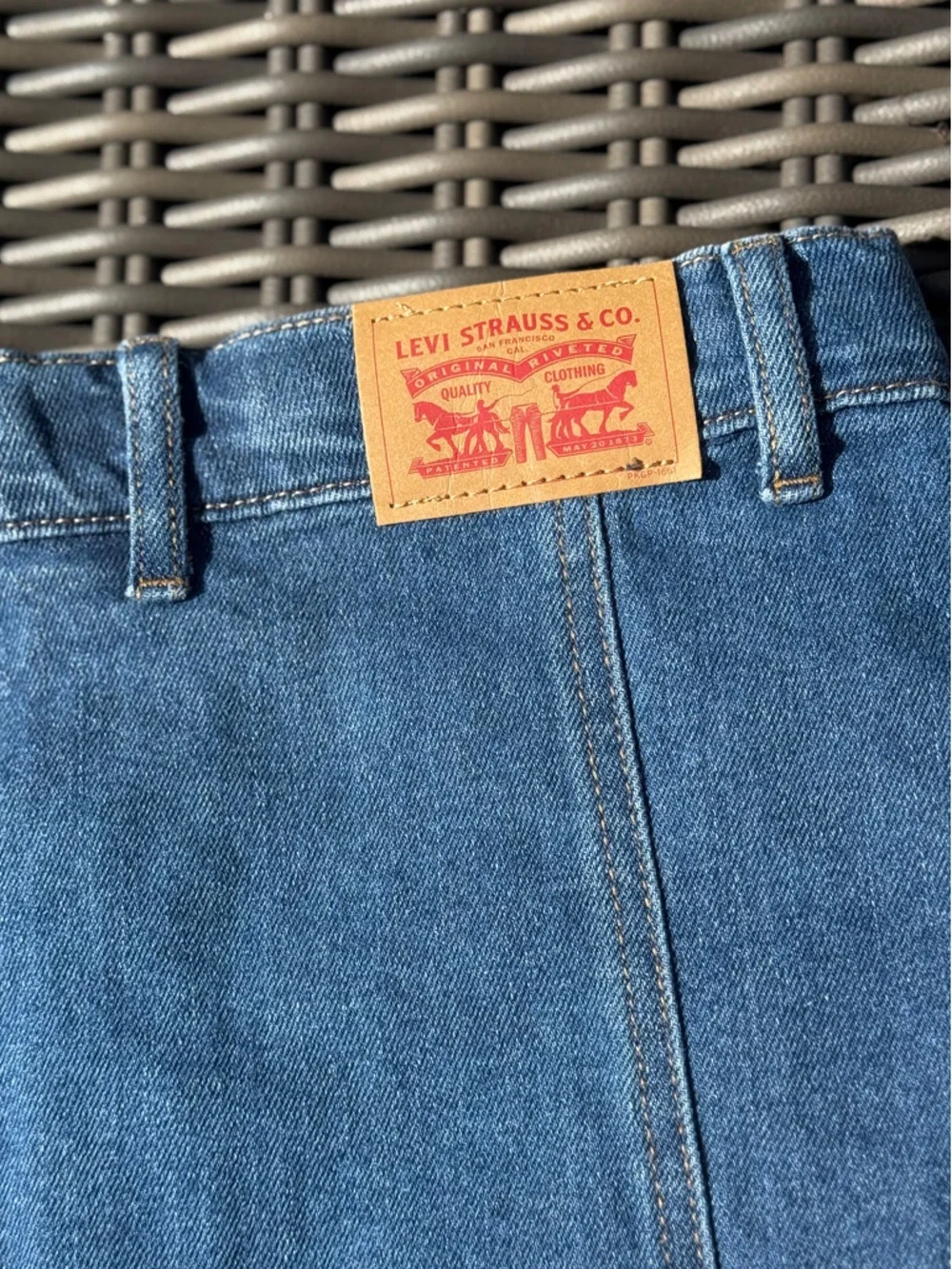 Levi's High Rise Skirt - Size 8 - NWT